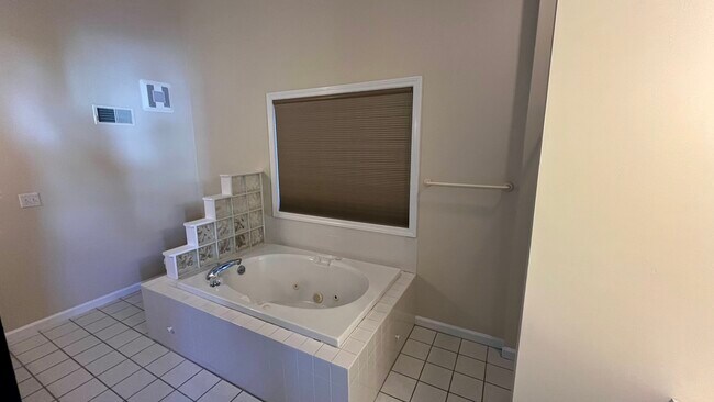Master bathroom tub - 237 Captain Eames Cir