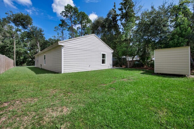 Building Photo - Charming 3-Bedroom Home in Pensacola – Clo...