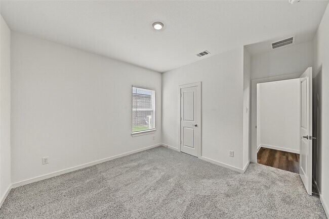 Building Photo - 31415 Joshua Knl Ln
