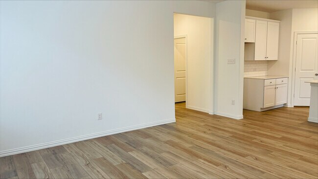 Building Photo - 10029 Little Tree Ln