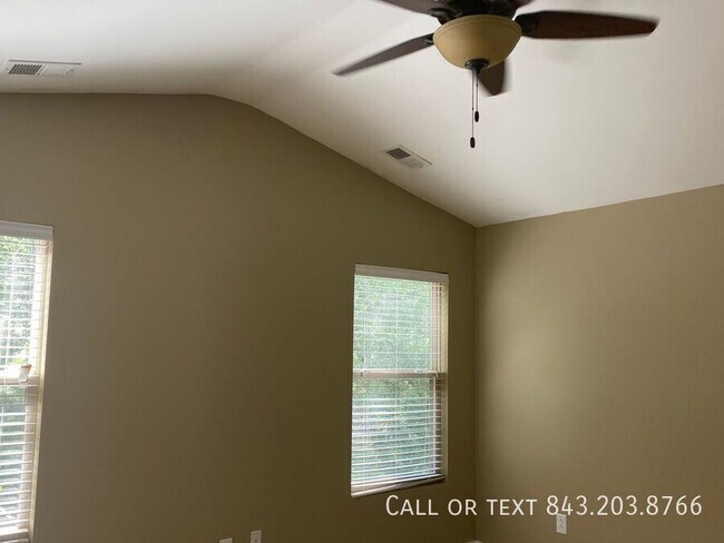 Building Photo - 145 Farm Quarters Dr