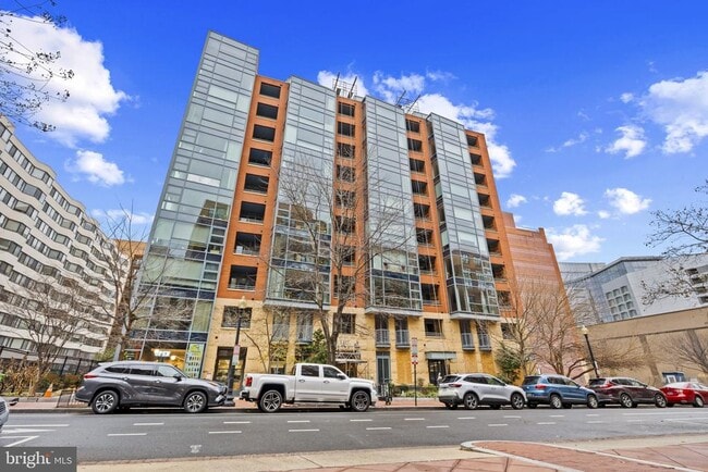 Building Photo - 1117 10th St NW