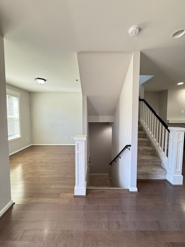 Building Photo - Spacious 3BR + Bonus Timber Creek Home for...
