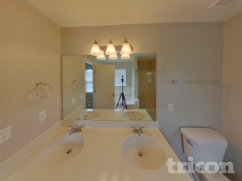 Building Photo - 2108 Forge Ridge Cir
