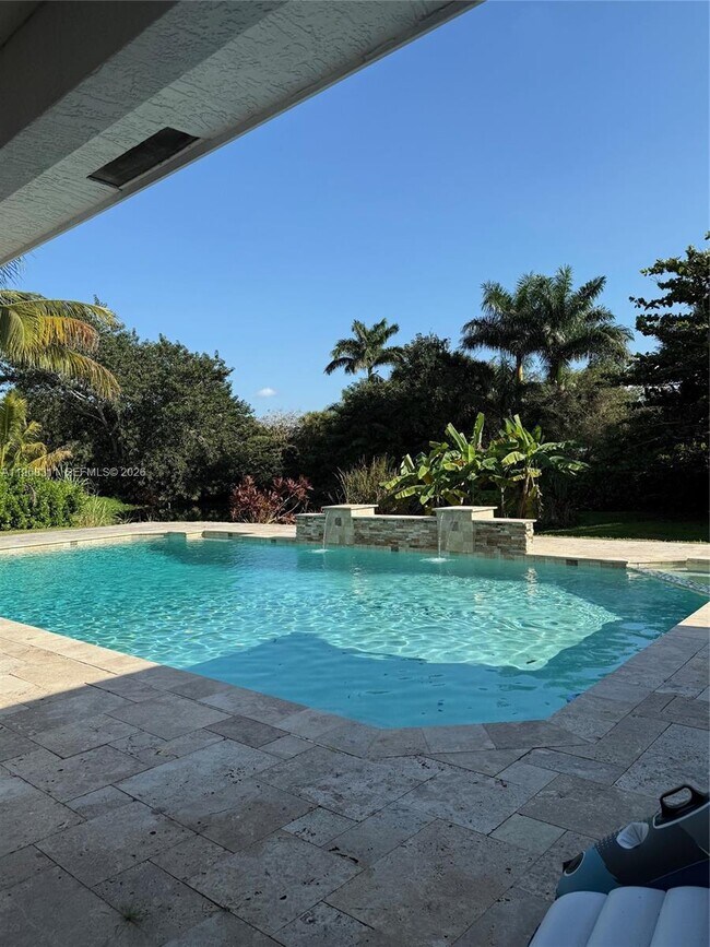 Building Photo - 11030 SW 42nd Ct