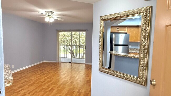 Building Photo - 1532 SE Royal Green Cir
