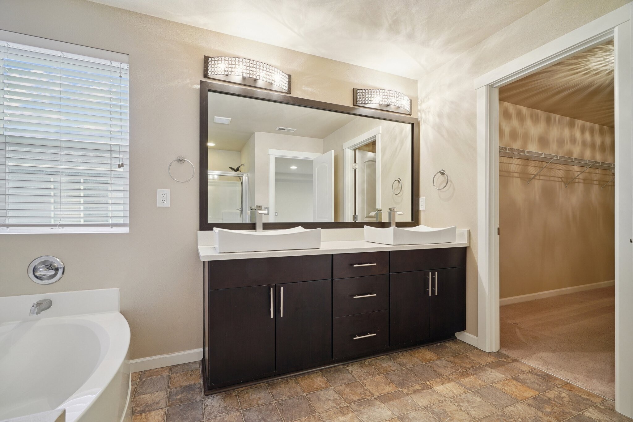 Building Photo - 16112 81st Ave E