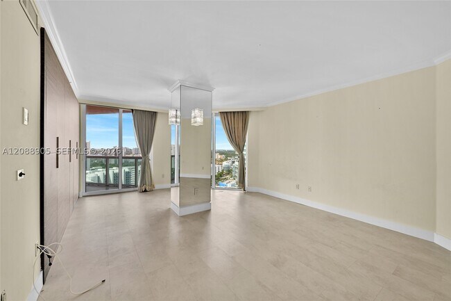 Building Photo - 3370 Hidden Bay Dr