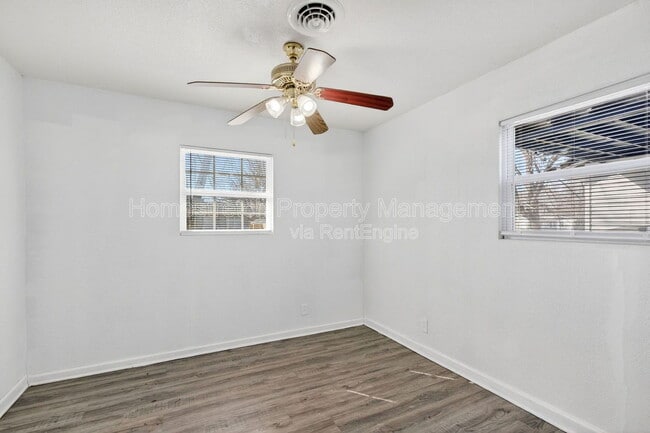 Building Photo - 811 St Thomas Ln