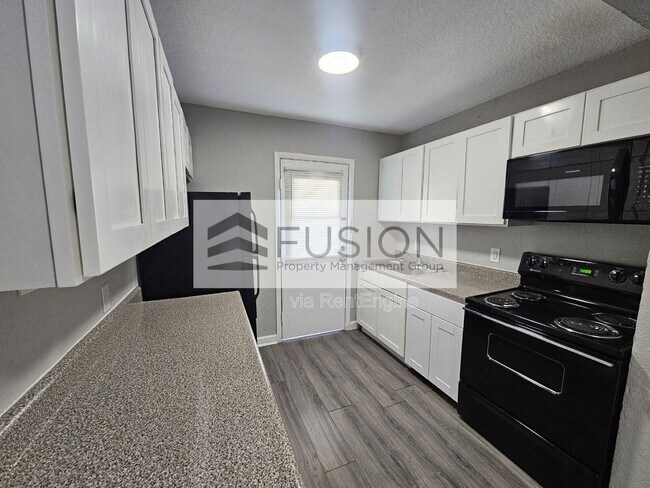 Building Photo - 400 NW 65th Ave