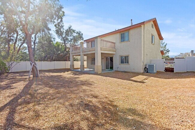 Building Photo - "Spacious 3-Bedroom Oasis with 2.5 Baths on Grandmother Hat Street, North Las Vegas!"