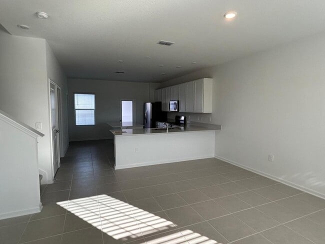 Building Photo - 5840 Meditation Dr