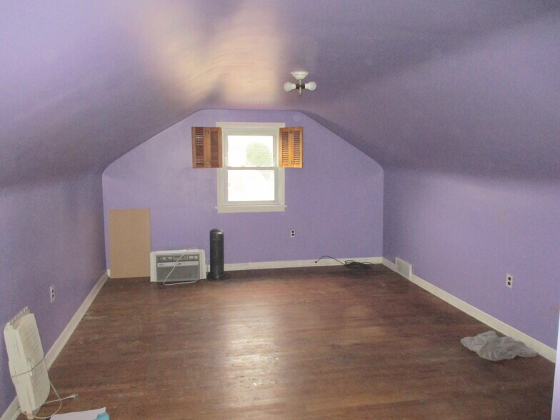Building Photo - 1104 Porter St