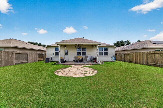 Building Photo - 16123 Duck Tail Ln