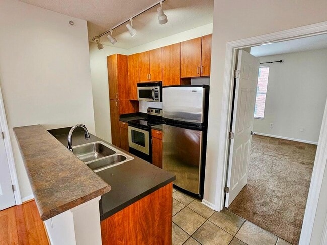 Building Photo - 120 E Mound St