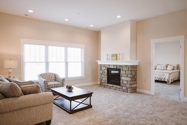 Building Photo - 3234 Plum Tree Ln