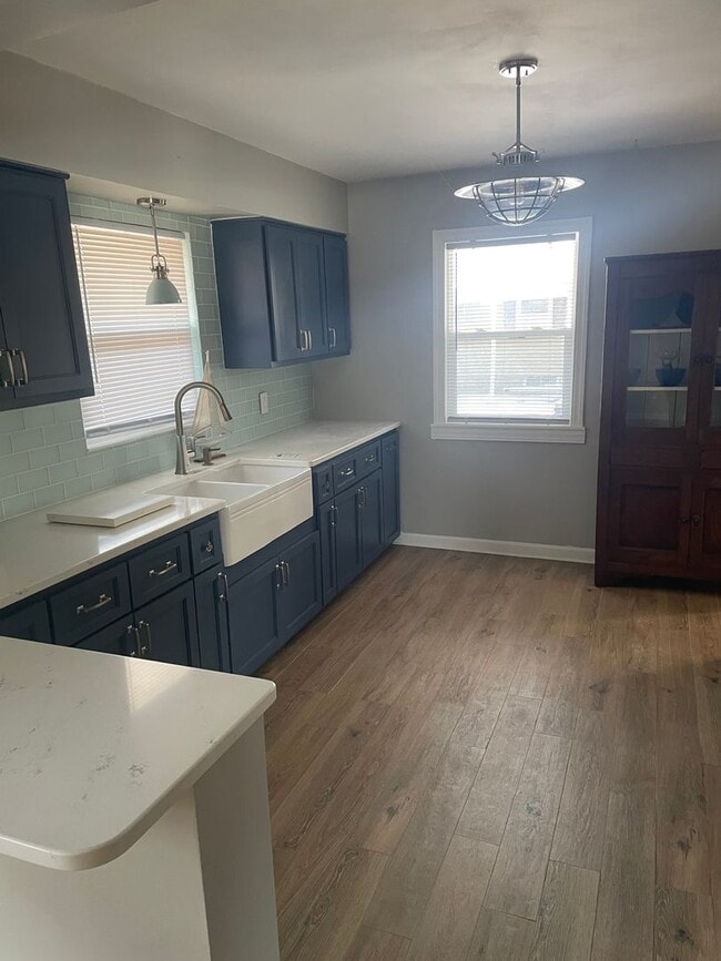 Building Photo - Charming Custom Home in Miller Beach!