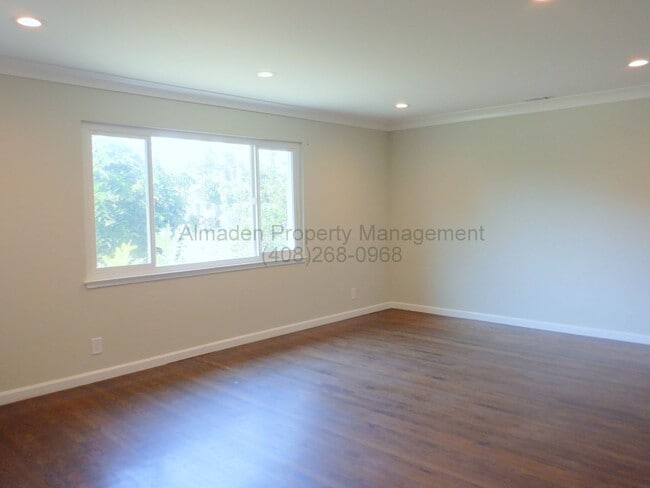 Building Photo - Remodeled Home in Great Location w/ Award Winning Schools & Central A/C!! Pets Negotiable!