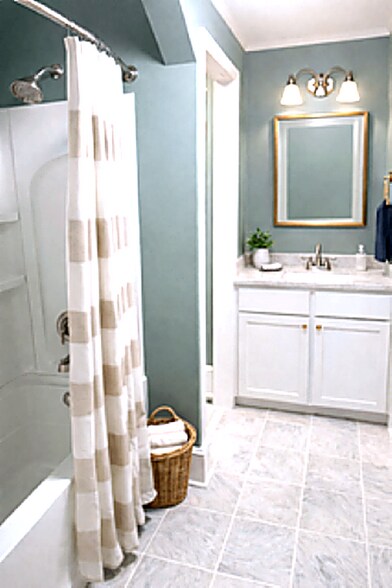 Bathroom - 1029 Washington Ave