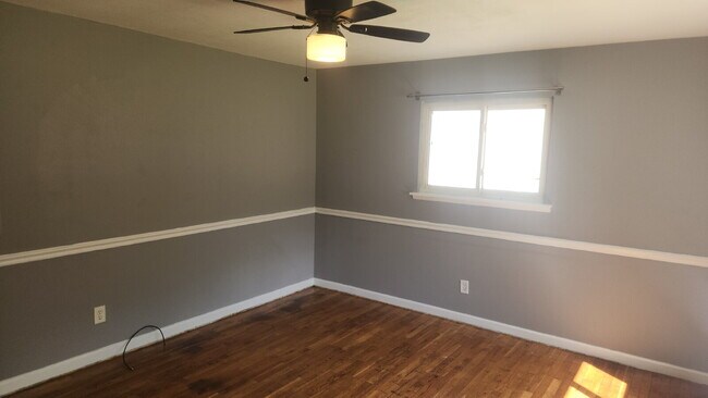 Building Photo - 10501 Baron Dr
