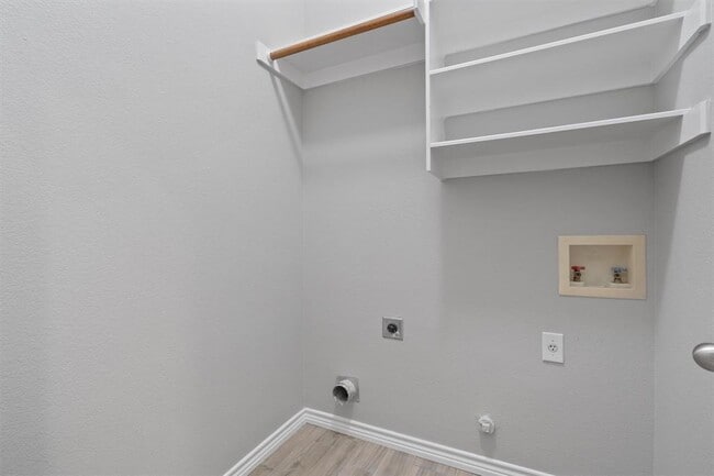 Building Photo - 1083 Zeus Cir