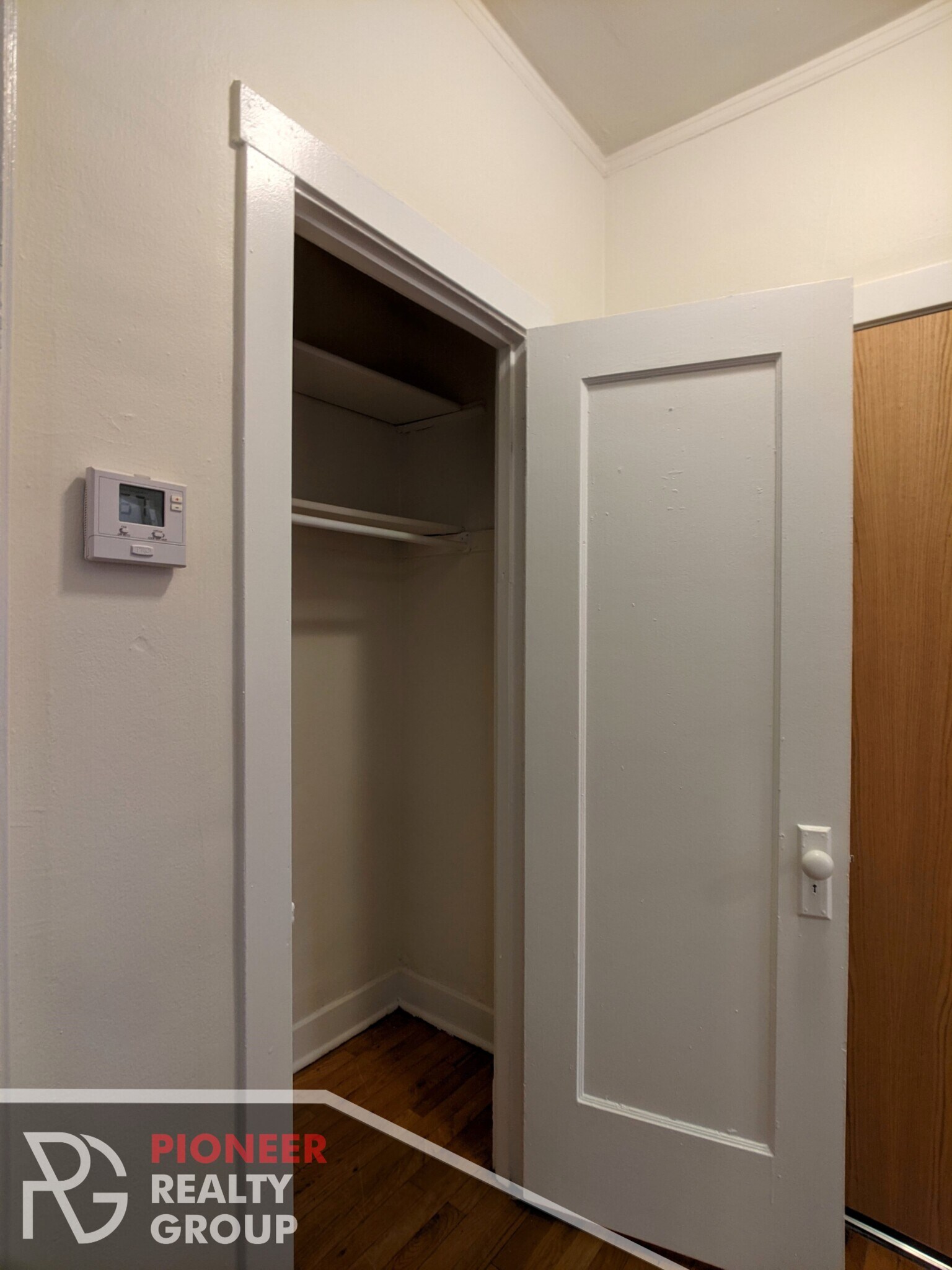 Building Photo - 630 W Cornelia Ave