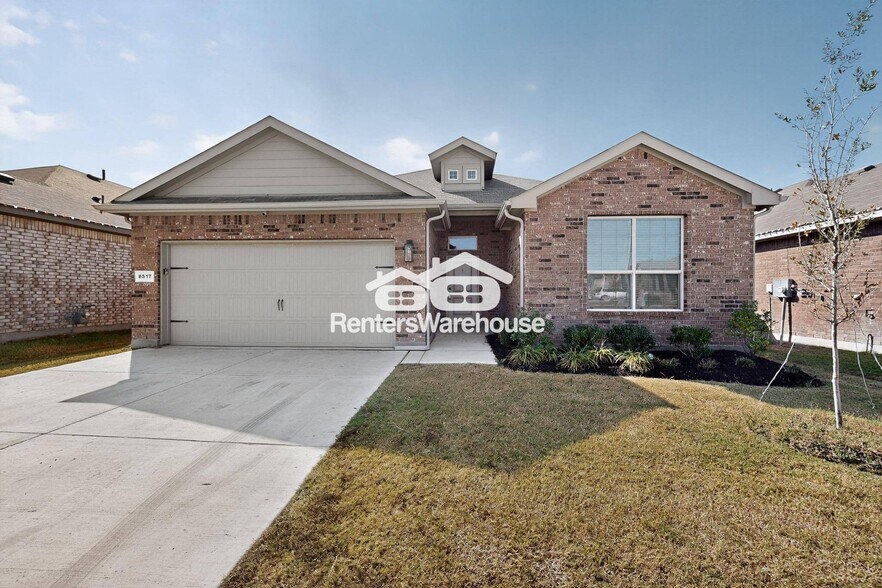 Building Photo - 8517 Centerboard Ln