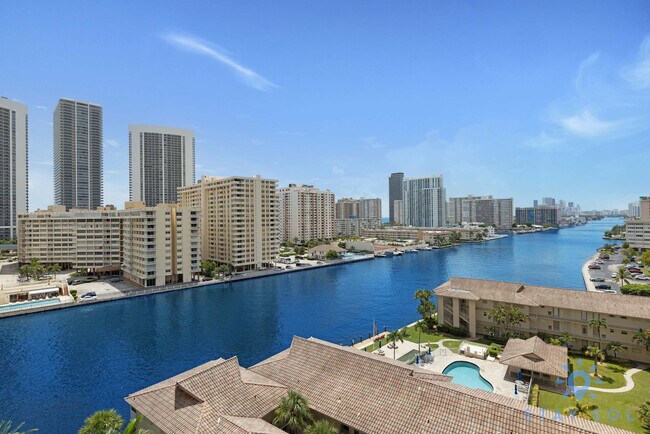 Building Photo - 2602 E Hallandale Beach Blvd