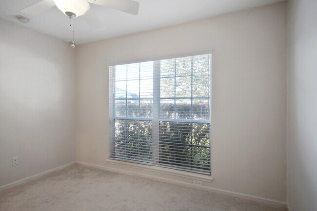 Building Photo - 1200 Woodchurch Ln