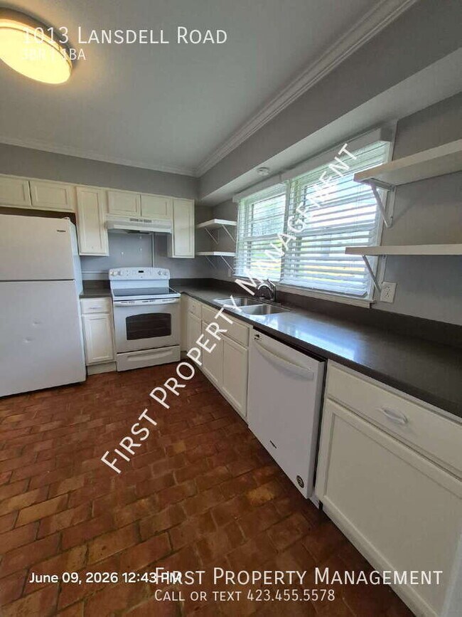 Building Photo - 1013 Lansdell Rd