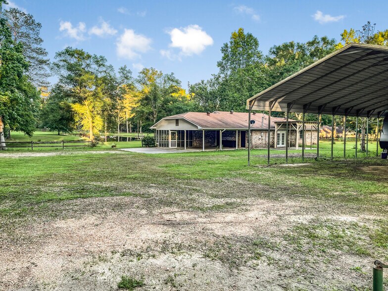 Building Photo - 1080 Pine Cone Ln