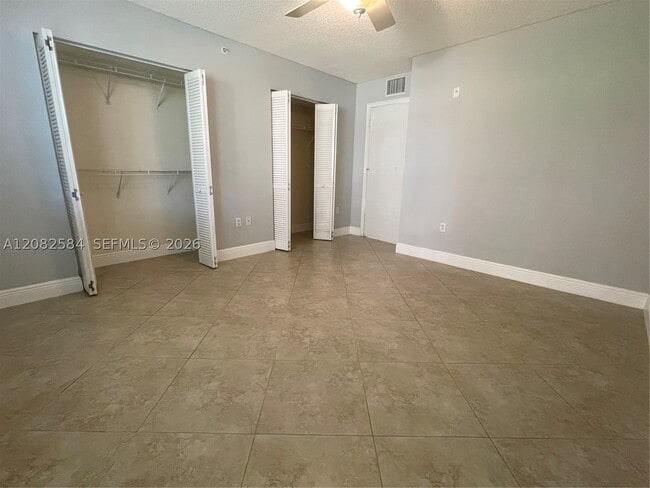 Building Photo - 4820 N State Rd 7