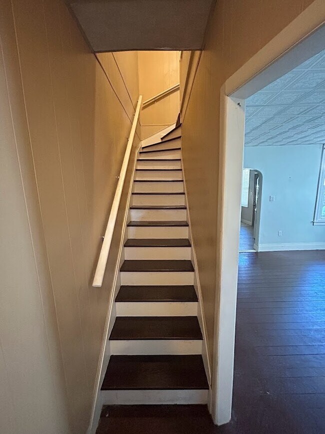 Building Photo - 260 S 6th St