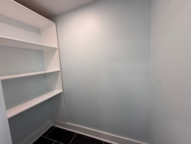 Building Photo - 4 Bedroom 2.5 Bathroom Home Available