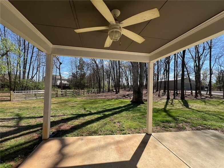 Building Photo - 732 E Jefferson St