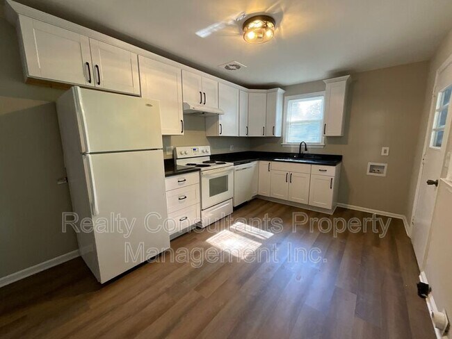 Building Photo - 1413 Gracewood Dr