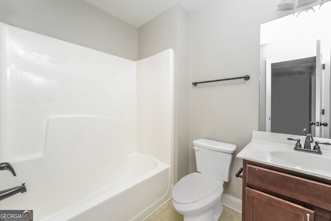 Building Photo - 4948 Longview Run