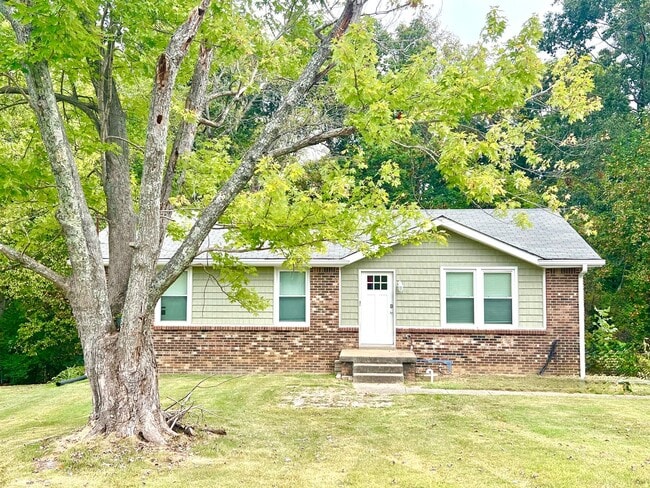 Building Photo - 609 Chrisman Dr