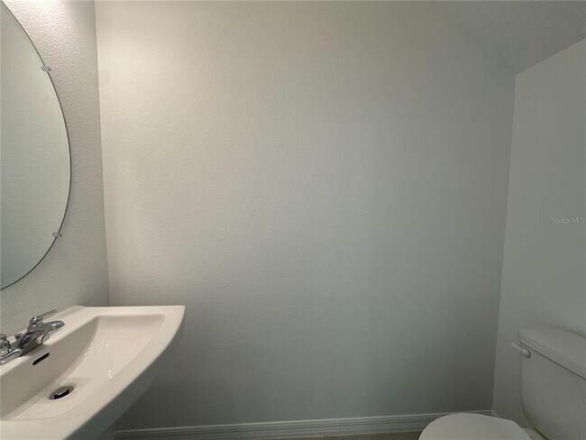 Building Photo - 2079 Hallier Cv