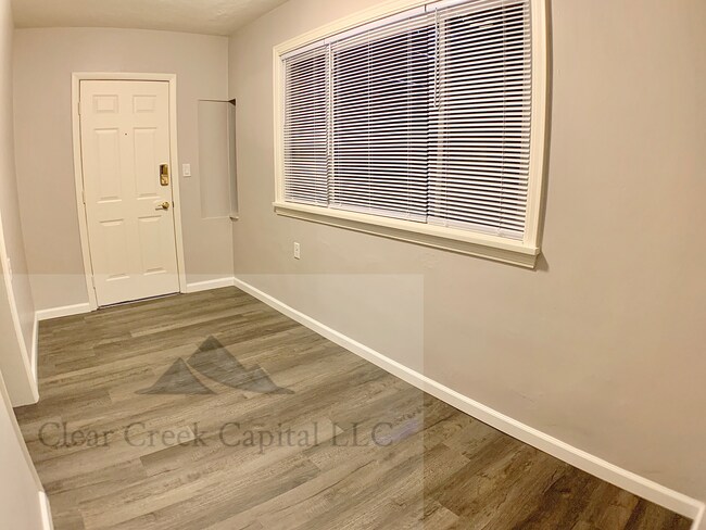 Building Photo - 502 Chartiers Ave