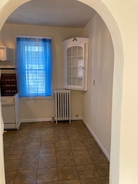 kitchen - 890 Lancaster St