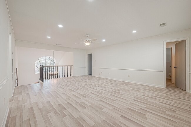Building Photo - 1015 Sugar Lakes Dr