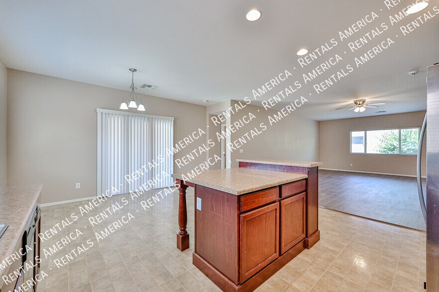 Building Photo - 3416 W la Mirada Dr