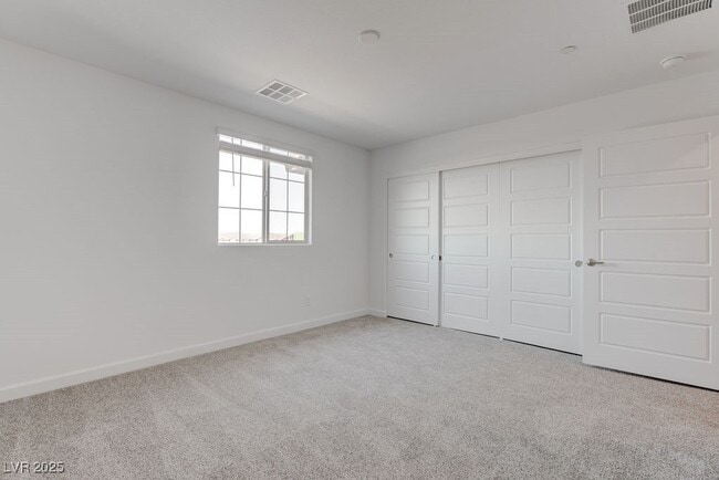 Building Photo - 933 Watford Pl