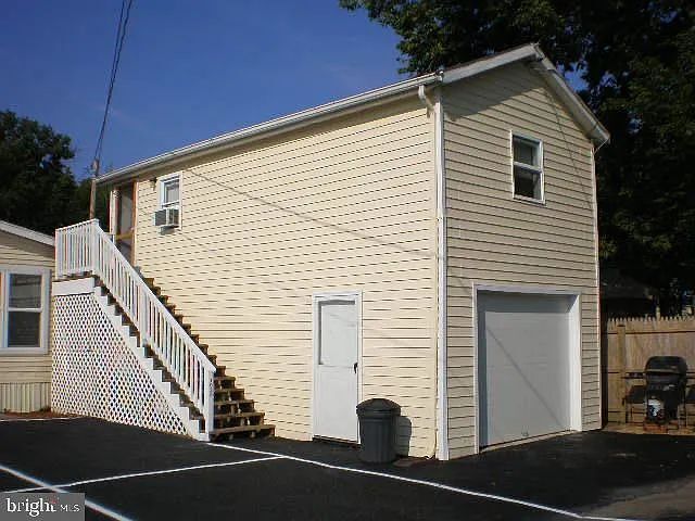 Building Photo - 102 Lights Addition Dr