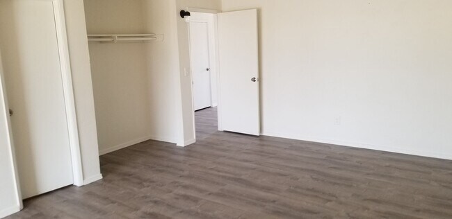 Building Photo - 3541 Tecumseh Dr