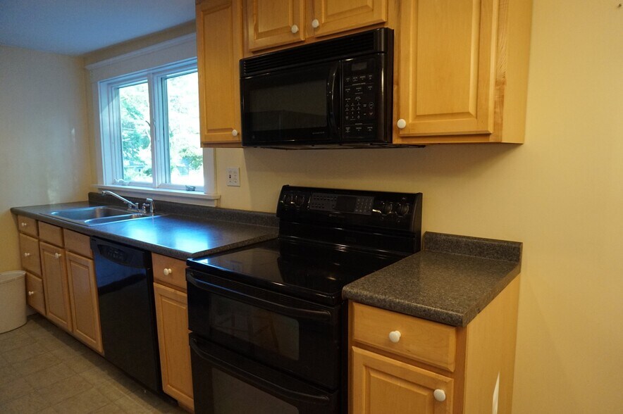 Building Photo - 248 High St