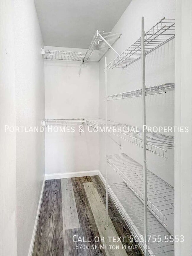 Building Photo - 15704 NE Milton Pl