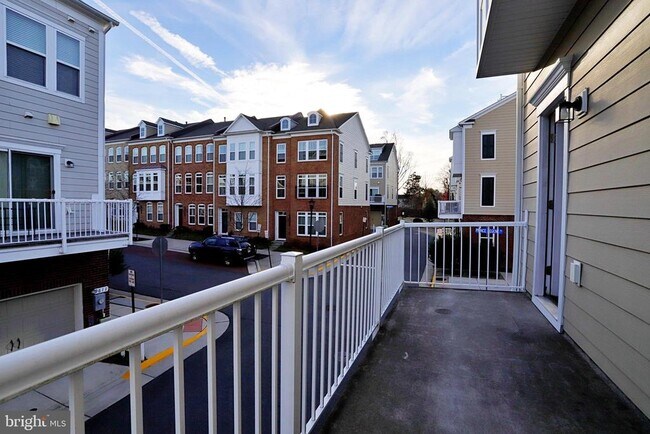 Building Photo - 9612 Stockwell Ln