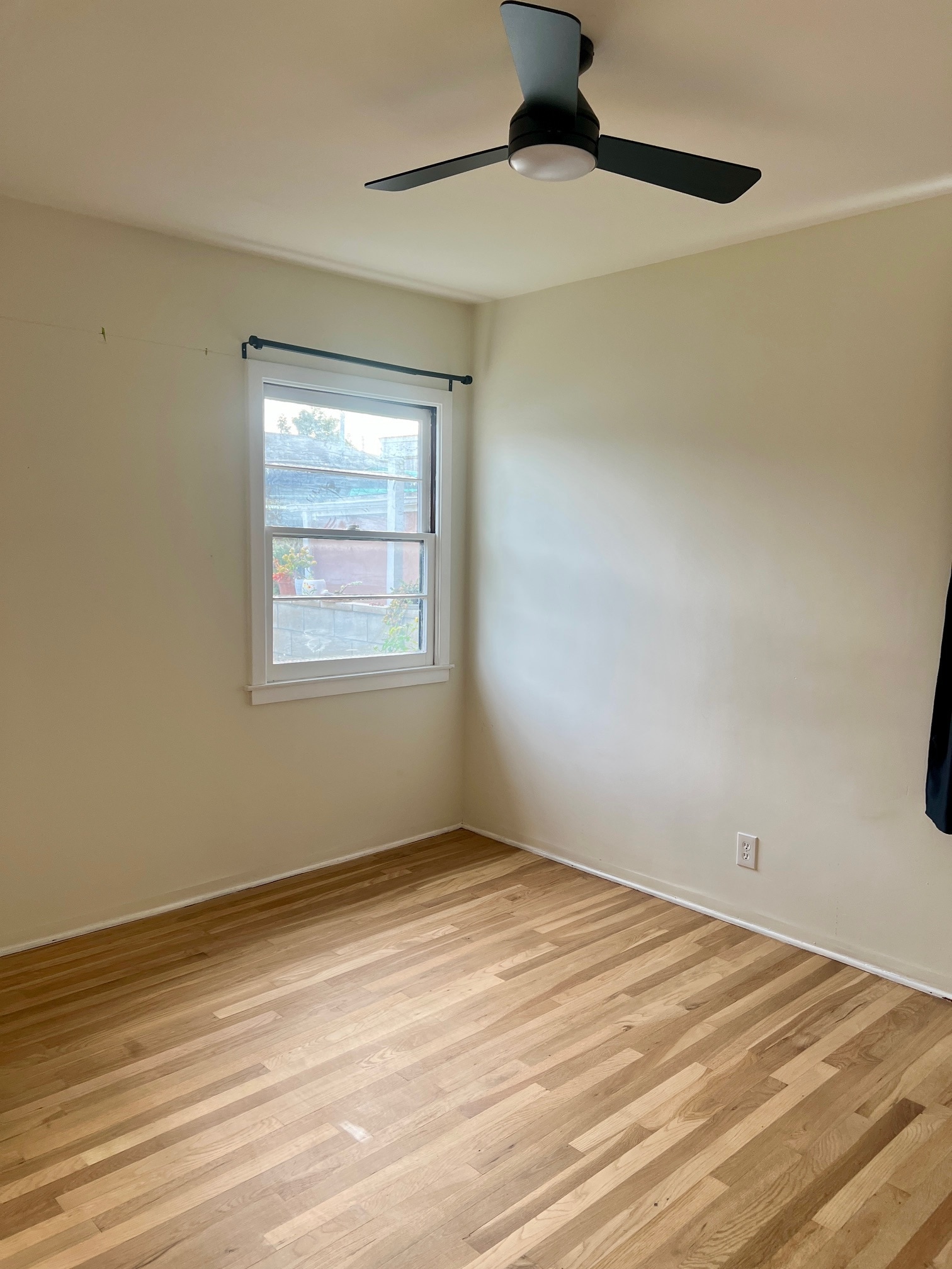 Building Photo - 525 W Plymouth St